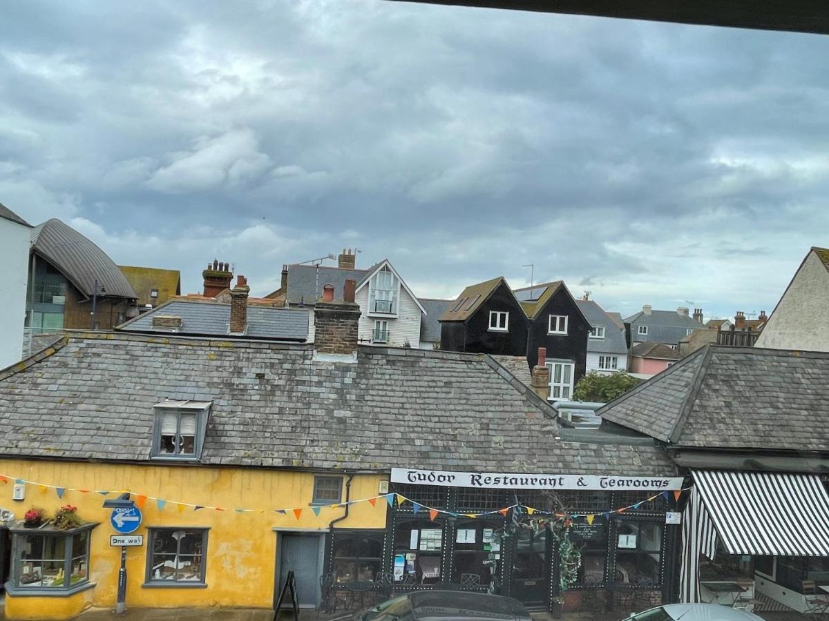 Fabulous Apartment Seconds From Beach By Whitstable-Holidays, Pudding Pan Eksteriør billede
