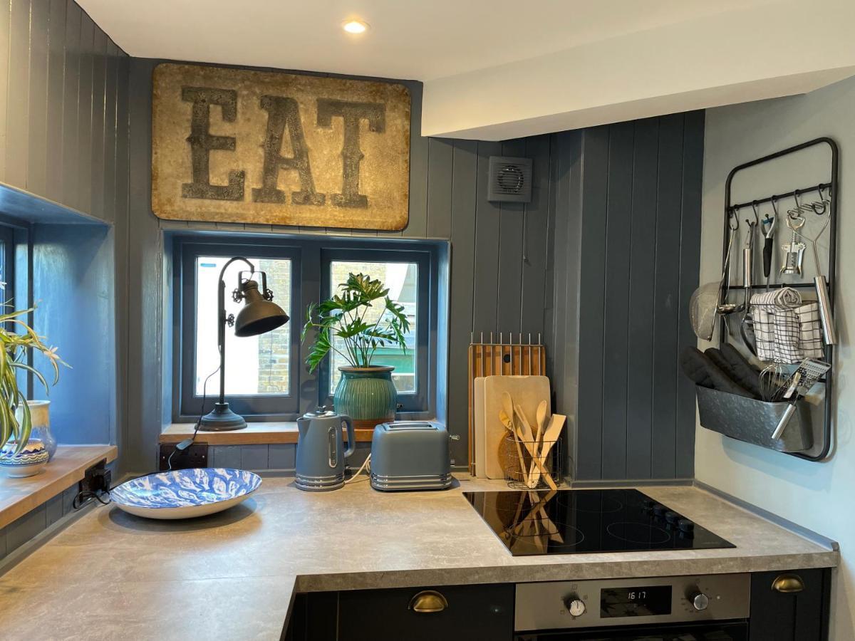 Fabulous Apartment Seconds From Beach By Whitstable-Holidays, Pudding Pan Eksteriør billede