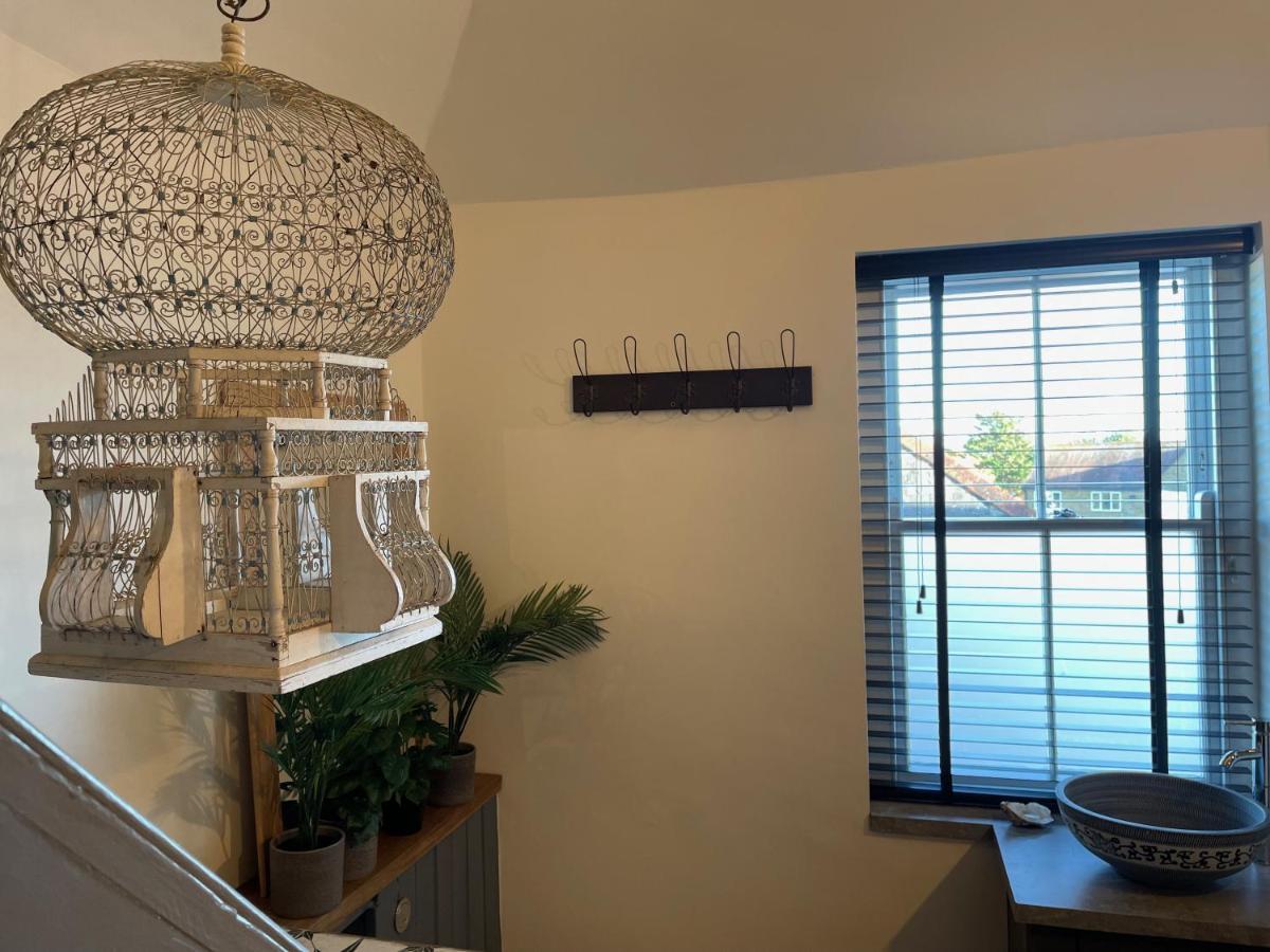 Fabulous Apartment Seconds From Beach By Whitstable-Holidays, Pudding Pan Eksteriør billede